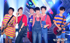 투맨쇼 더 이스트라이트 이석철 노안? 18세인데 다들 군인으로봐