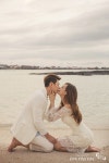 로맨틱 키스…송재희♥지소연, 설렘 가득한 제주도 웨딩화보