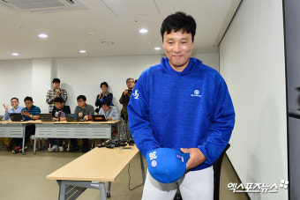 이승엽 '마지막 은퇴 기자회견을 마치고'[포토]