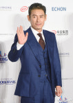 [엑s HD] 설경구 멋진 손인사