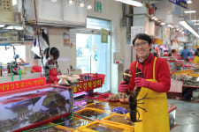 부산 해돋이 여행, 자갈치시장 맛집에서 즐기는 ‘랍스타’ 요리