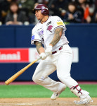 초이스 추격하는 2타점 적시타[포토]