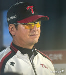 경기 지켜보는 류중일 감독[포토]