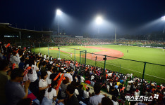 한화 올시즌 첫 청주구장 경기도 매진[포토]