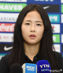 이민아 차분하게 대답[포토]