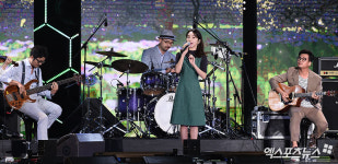 [엑s HD포토] 송소희 두번째달과 꾸미는 아름다운 무대