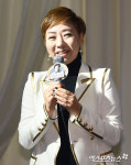 주식회사 목비 | 목비 '수줍은 미소'[포토]
