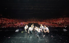 아이콘 비아이, 홍콩 콘서트서 셀카 팬서비스…정말 행복, 그리울 것