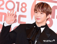 [엑s HD포토] 강다니엘 손만 흔들어도 멋져