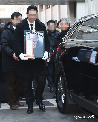 故 하용수, 장지로 향하는 영정과 위패[포토]