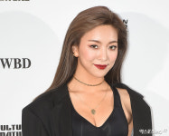 루나 눈빛에 심쿵[엑s HD포토]