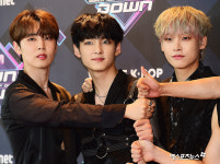 SF9 재윤-주호-인성 엄지손가락 탑[엑s HD포토]