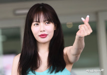 현아, 도톰한 입술 둘러싼 논란에 오버립 그린 것…악플 싫다 [★해시태그]