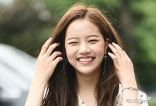 공원소녀 레나 출근길에 과즙 뿌리기[엑s HD포토]