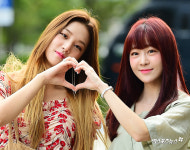 라붐 솔빈-유정 이런 하트를 받으면 콩닥콩닥[엑s HD포토]