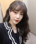 허영지, 흑발로 염색 후 시크한 매력 뿜뿜 [해시태그]