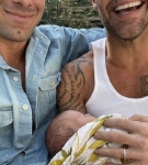 리키 마틴, 동성 배우자와 넷째 품에 안았다…"우리 아들" [★해시태그]