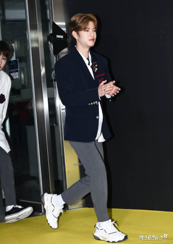 스트레이키즈 '교복 패션으로 등장한 골드카펫'[엑's HD포토]