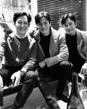 이병헌, 이정재X장동건과 훈훈 쓰리샷…