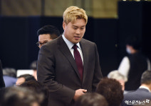 토론토행 류현진, 메디컬 체크 및 입단식차 25일 출국