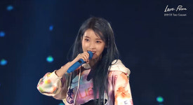 아이유, ‘블루밍’ 콘서트 라이브 전격 공개…구독자 200만 기념 [영상]