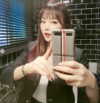 홍진영 화장실은 셀카 맛집 조명 없어도 자체발광 미모 [★해시태그]