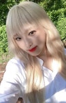 아이즈원 예나, 빛나는 금발로 깜찍 미모…위즈원~기대해 [in스타]