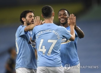 맨시티, '루이스 퇴장' 아스널에 3-0 완승