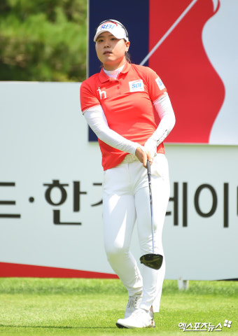 이소미 '페어웨이를 바라보며'[포토]