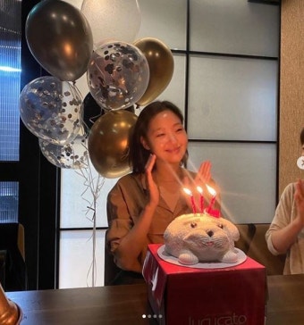 김고은, 행복한 표정으로 생일 인증...한효주도 