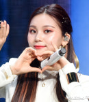 여자친구 엄지 막냉이의 애교 하트[엑s HD포토]