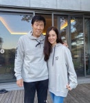 '차세찌' 한채아, 시아버지 차범근과 커플 후드티 입고 함박웃음 [해시태그]