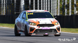 (넥센스피드레이싱)윤호식 화려한 차량 디자인[포토]