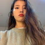아이유, 각도 무시하는 사랑스러움…심장 저격 윙크 요정 [★해시태그]