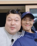 강호동, 송민호와 굴욕 투샷…얼굴 크기 차이 머선일이고[★해시태그]