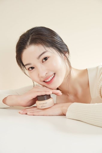 '전진' 류이서, 화장품 브랜드 앰버서더 발탁…청순 미모 효과