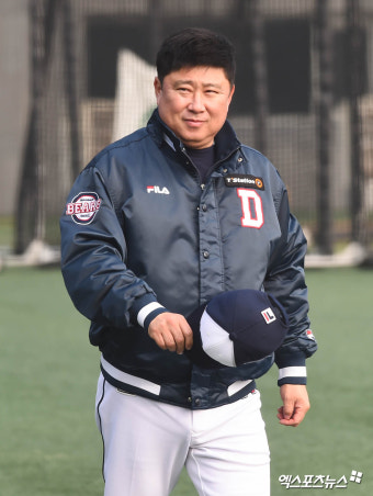 김태형 감독 '스윗한 인사'[포토]