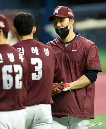김하성 '김혜성에게도 무한 질문'[포토]