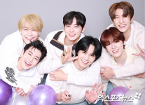 아스트로, 데뷔 5주년 자축…5래도록 빛날 멤버들