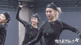 ITZY, 모션 캡처 장면 공개…보디 슈트 착용하고 안무 삼매경