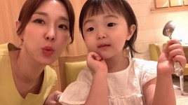 둘째 임신 이지혜, 딸 태리에 졸라서 겨우 찍은 셀카 내 베프