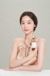 설인아, 피부미인의 무결점 아름다움…우아함과 싱그러움의 공존 [화보]