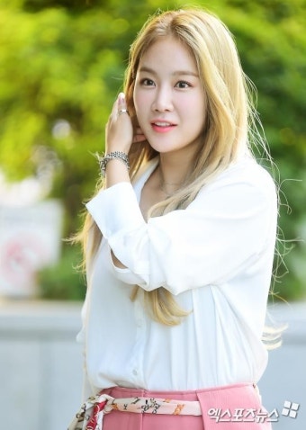 소유, 11년 만에 스타쉽 전속계약 종료…