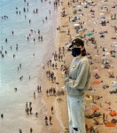 유이, 휴일엔 사진전으로 힐링…청바지에 티셔츠만 입어도 세련미 가득