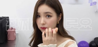 신세경, 아이유 마카롱 선물에 '깜짝'…