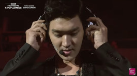 MAMA 돌아보기...승리·강인 모자이크 눈에 띄네