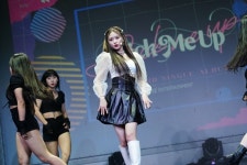 MV 촬영 앞두고 칼 밟아 피 흘린 키아라, 픽미업 대박 조짐 [종합]