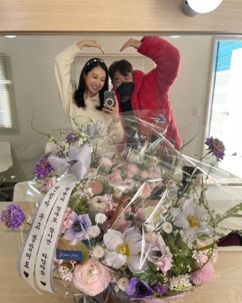 '결혼 5년만 임신' 김민정, 조충현 깜짝 이벤트에 감동 