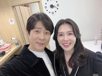최수종하희라, 30년 째 잉꼬부부…밀착 셀카 '찰칵'