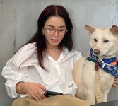 엄정화, 진주 목걸이 한 반려견…주인도 강아지도 패셔니스타